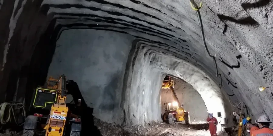 Análisis geotécnico para túneles en suelo blando en Valparaíso
